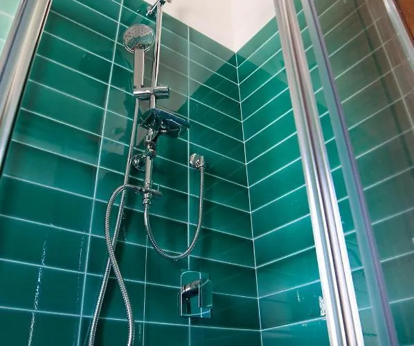 Ara * 托雷德尔斯泰尔